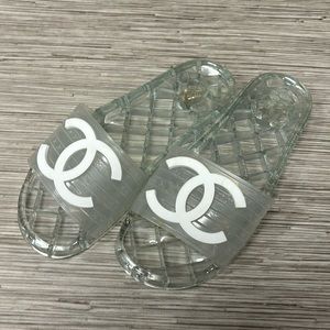 Chanel slides ! Price reflects